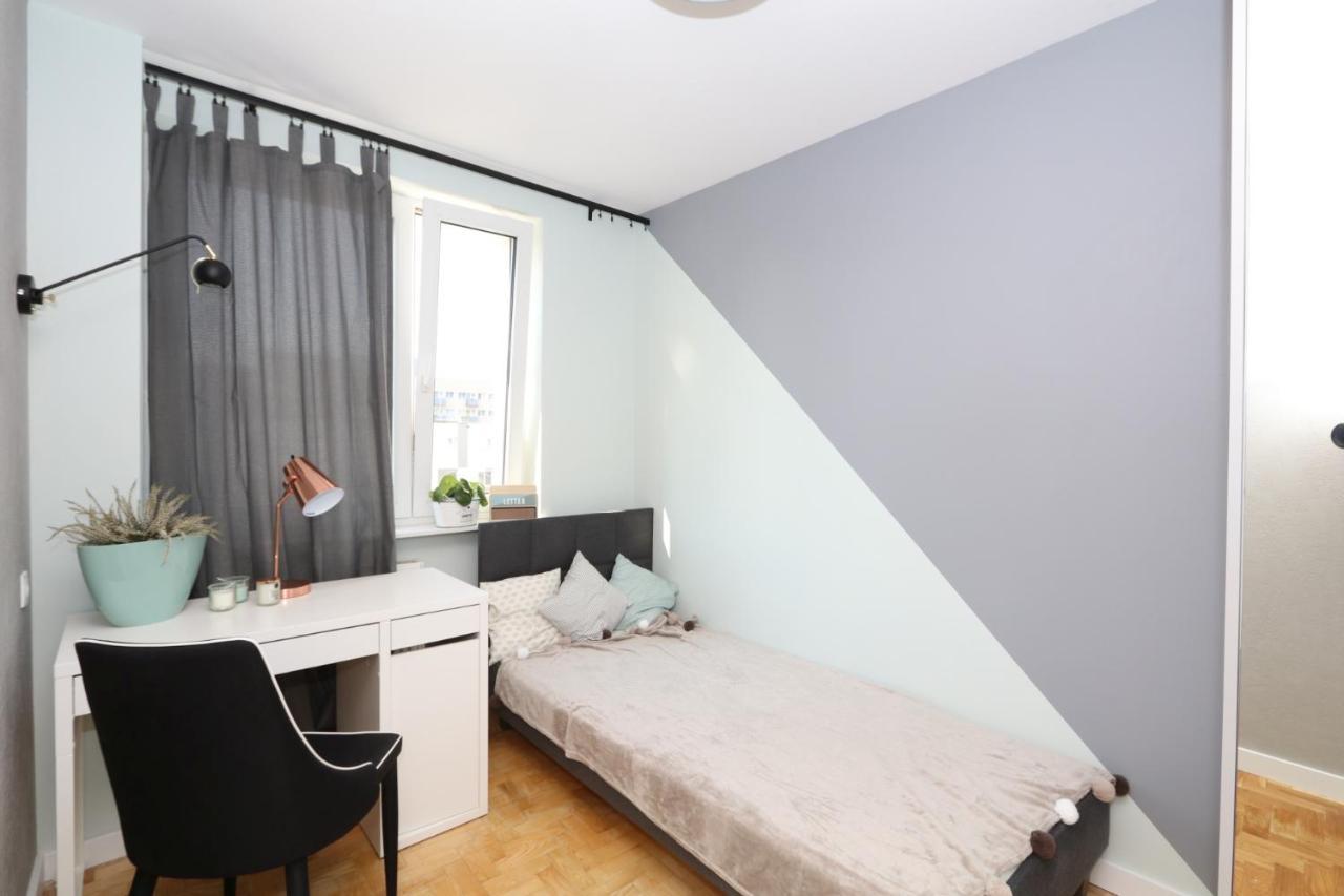 ורשה Romaszewskiego Zoliborz Bedroom Pokoj Metro מראה חיצוני תמונה